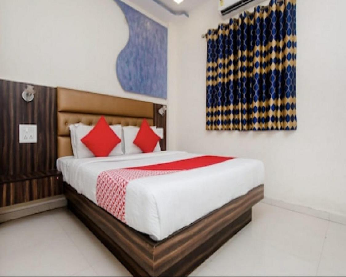 מומביי Flagship 83490 Hotel Bently Palace מראה חיצוני תמונה