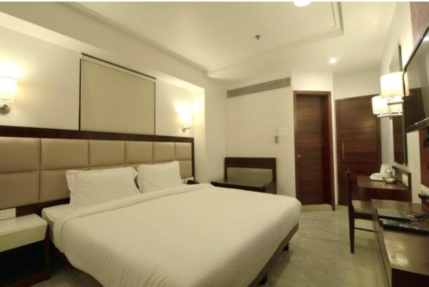 מומביי Flagship 83490 Hotel Bently Palace מראה חיצוני תמונה