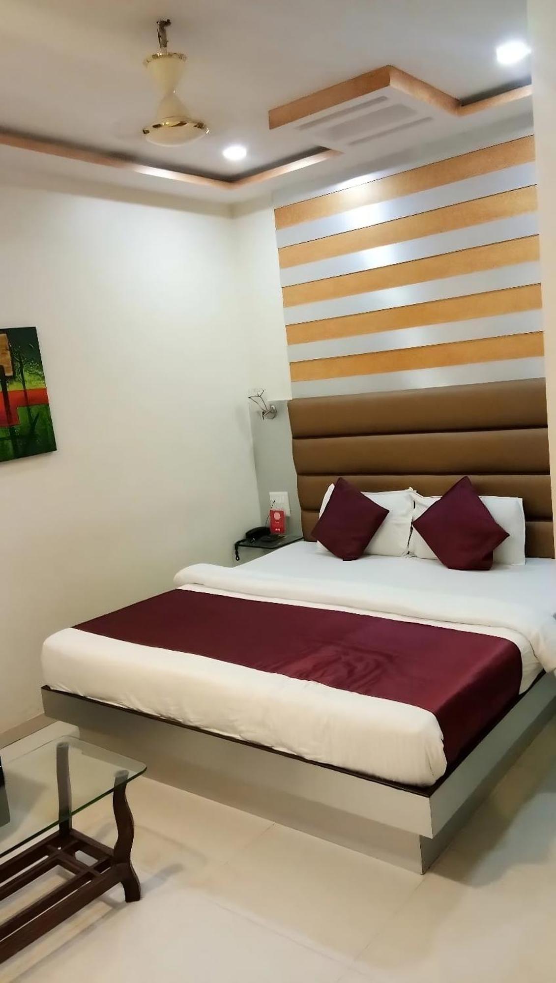מומביי Flagship 83490 Hotel Bently Palace מראה חיצוני תמונה