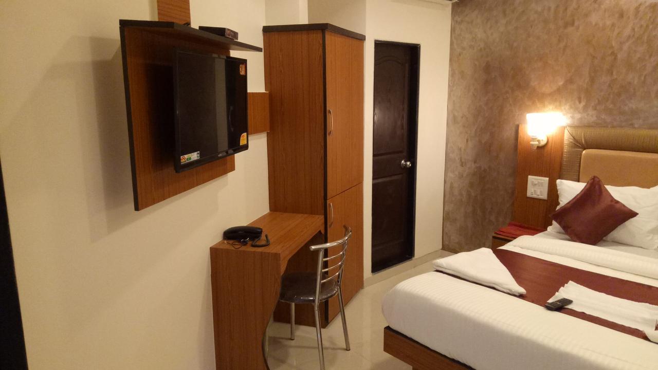מומביי Flagship 83490 Hotel Bently Palace מראה חיצוני תמונה