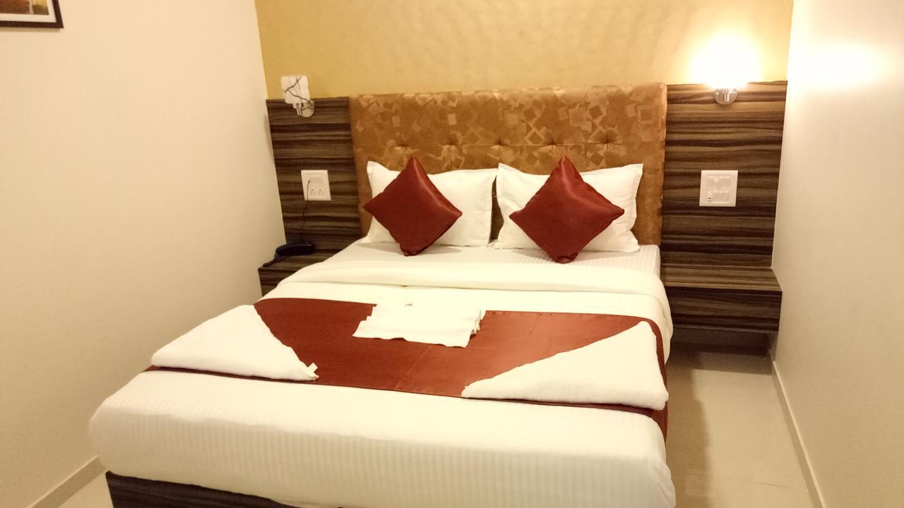 מומביי Flagship 83490 Hotel Bently Palace מראה חיצוני תמונה